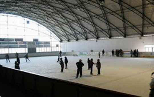 Zimní stadion připravuje pro děti školu bruslení