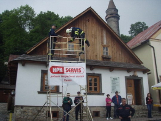 Hasiči závodili ve výstupu do věže Štramberské trúby, Bohumínští se dostali mezi TOP 11