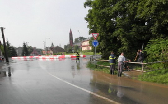 V Bohumíně ráno zasedla povodňová komise, hasiči a technika zasahují u dvou malých potoků