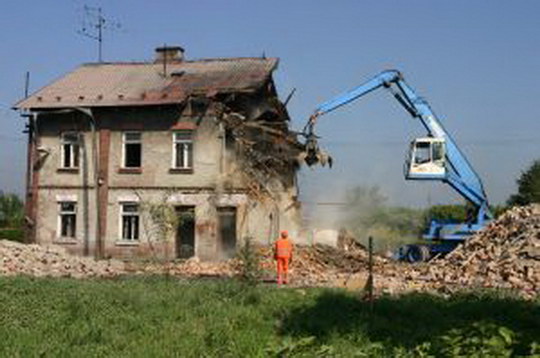 V Bohumíně demolují první dva problémové domy