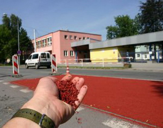 Červená Rocbinda zbrzdí řidiče v Bohumíně