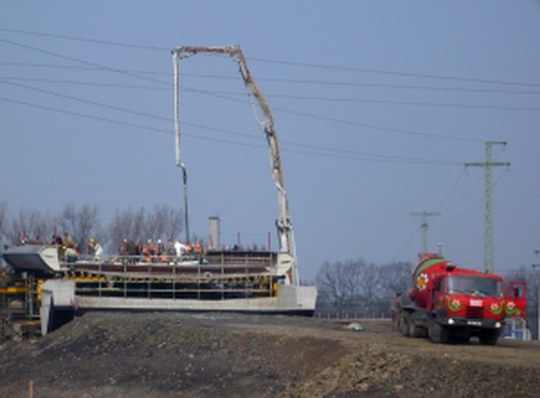 Korba návěsu přetrhala vodiče elektrického vedení vysokého napětí