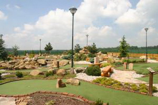 Do aquacentra v Bohumíně o prázdninách za nižší cenu, příští rok přibude v areálu zábavný golf