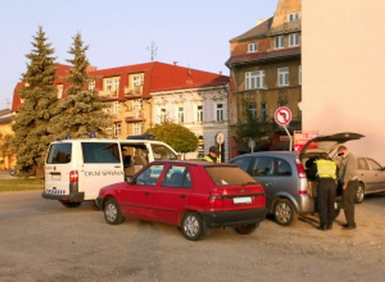Kvůli neznačenému alkoholu riskoval a před celníky se dal na útěk