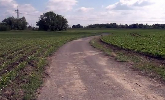 In-line bruslaři a cyklisté se letos dočkají nové stezky v polích v Pudlově
