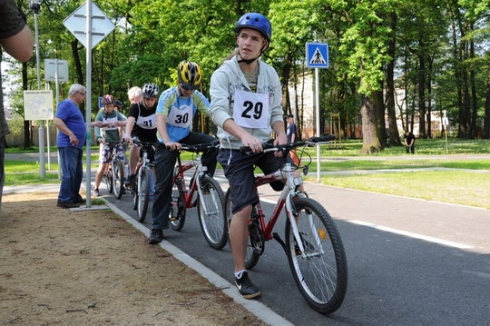 Mladí cyklisté si dají v sobotu odpoledne sraz na dopravním hřišti v parku