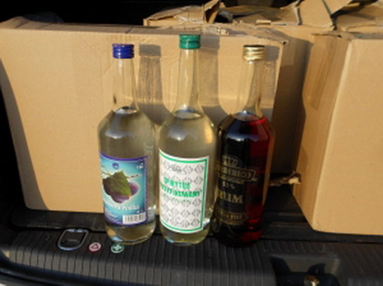 Neoznačený alkohol zabíjel, policisté varují obyvatele kraje před jeho konzumací