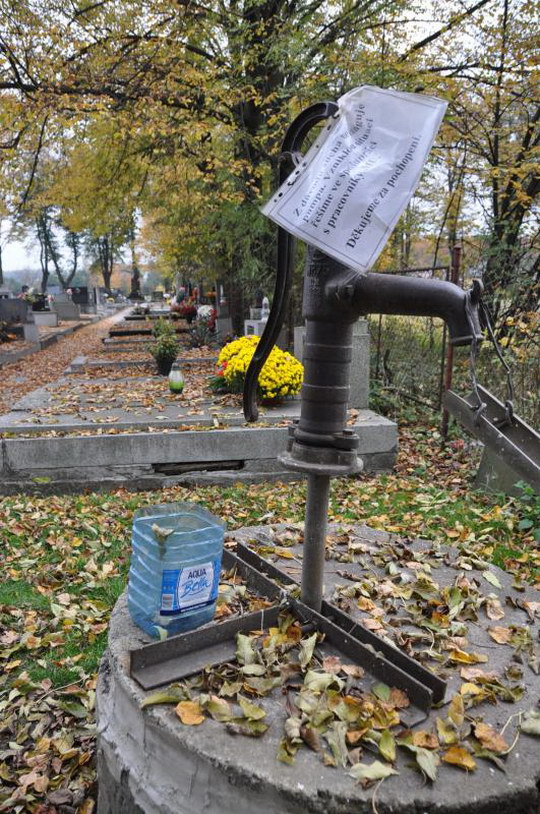Na hřbitově ve Skřečoni postaví město příští rok nový vodovod