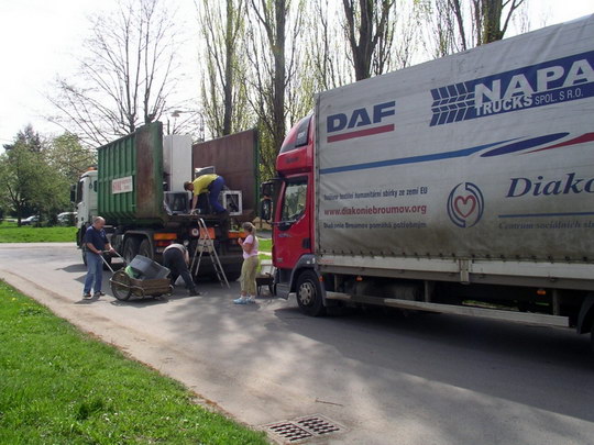 Na pojízdné sběrny odpadu o víkendu čekala padesátka obyvatel Bohumína