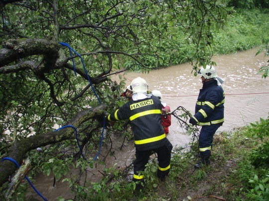 Kvůli dešti evidují hasiči v Moravskoslezském kraji zhruba 50 výjezdů