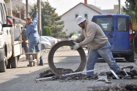 Ulice Na Chalupách dostává nové odvodnění