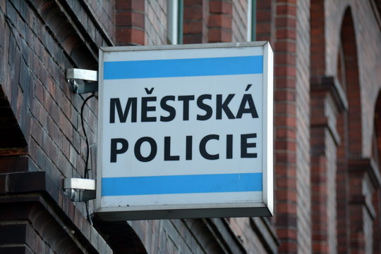 Zloději si udělali zálusk na uhlí, napakovali šest pytlů