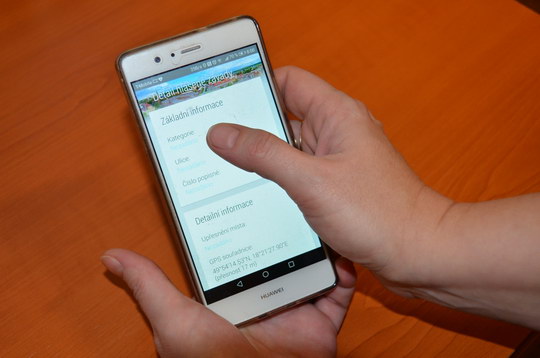 Město nakupuje služební telefony za bonus u svého mobilního operátora