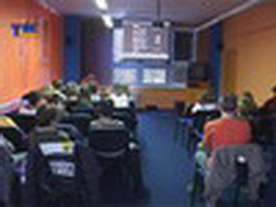 Knihovna zavádí hudební besedy - show video
