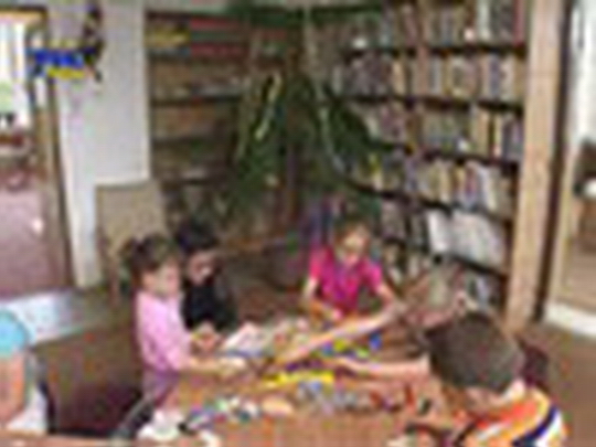 Knihovna a Vánoce naruby - show video