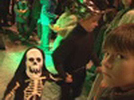 Halloween aneb rej masek - show video