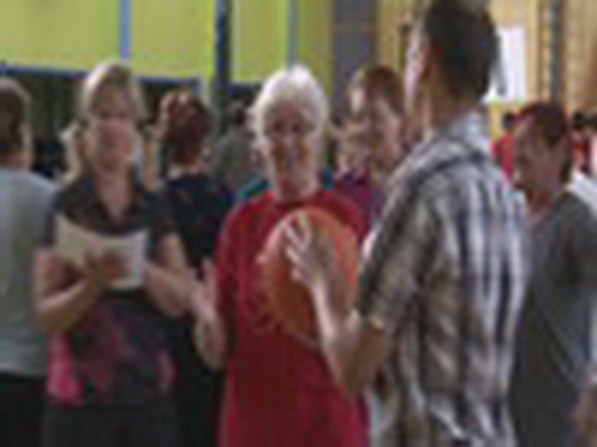Zábavně-sportovní hry seniorů - show video