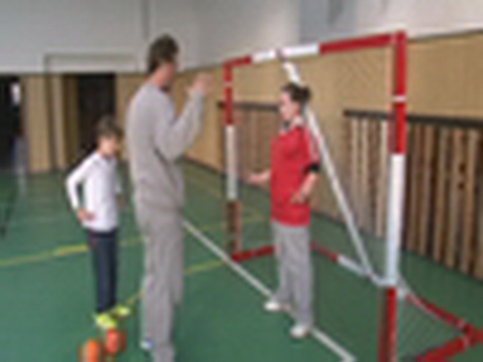 Nejen moderní sporty bodují - show video