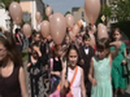90 let Masarykovy ZŠ - show video