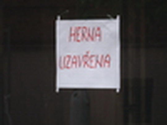 Videoterminály končí, herny zavírají - show video