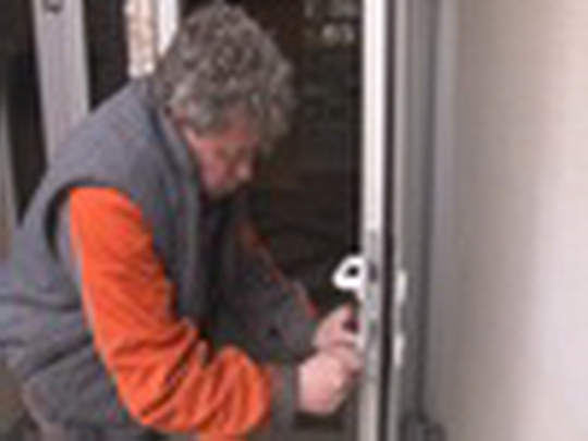 V opravených domech vandalismus - show video