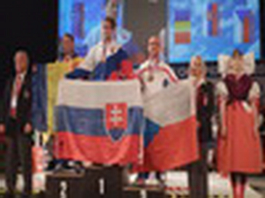 ME masters v silovém trojboji - show video