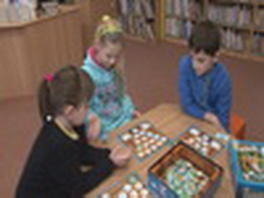 Knihovna půjčuje deskové hry - show video