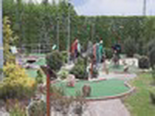O adventure golf a Bosporku zájem hned ze startu - show video