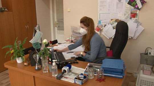 Radniční linka seniorům pomáhá s registrací k očkování - show video