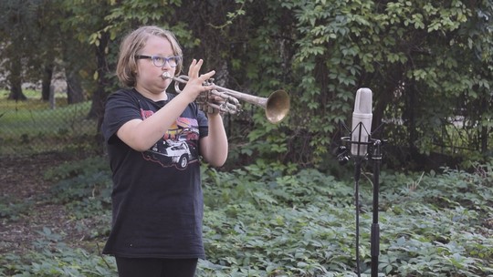 Zpěváci a muzikanti ZUŠ v novém videoklipu - show video