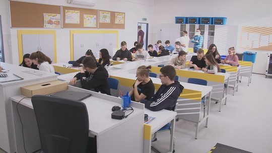 ZŠ ČSA má supermoderní odborné učebny - show video