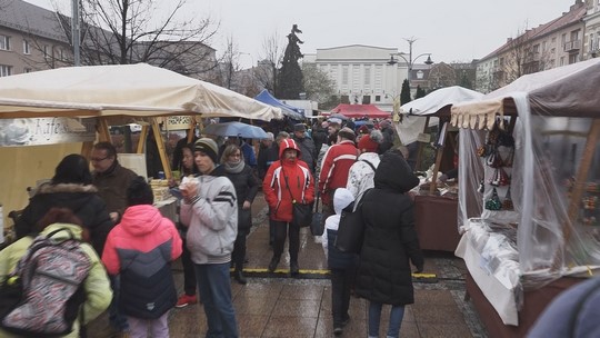 Vánoční jarmark se naplno vrátil do Bohumína - show video