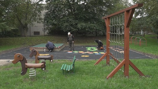 Zahrada mateřinky v Tovární ulici s novými hřišti - show video