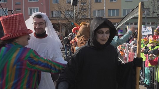 Bohumínem prošel masopustní průvod - show video