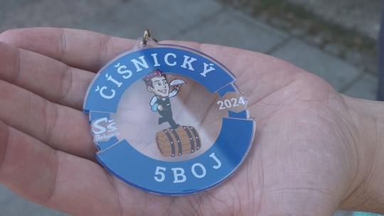 Číšnický pětiboj s nevšedními disciplínami - show video