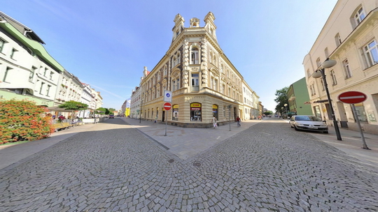 Crossroad of streets Dr. E. Benese and Studentska - Show virtual view