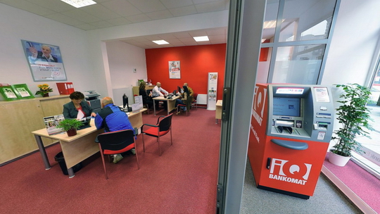 UniCredit Bank - uvnitř - Zobrazit virtuální prohlídku