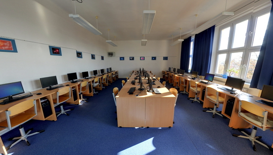 Gymnázium Františka Živného - učebna informační a výpočetní techniky - Zobrazit virtuální prohlídku